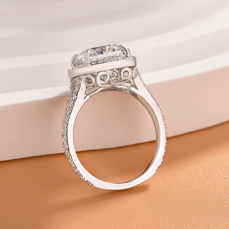Stylishwe 2.5 Carat Radiant Cut Three Stone Engagement Ring 