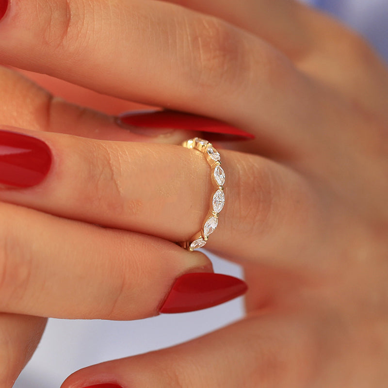 Stylishwe Elegant 1.0 Carat Yellow Gold Eternity Wedding Ring